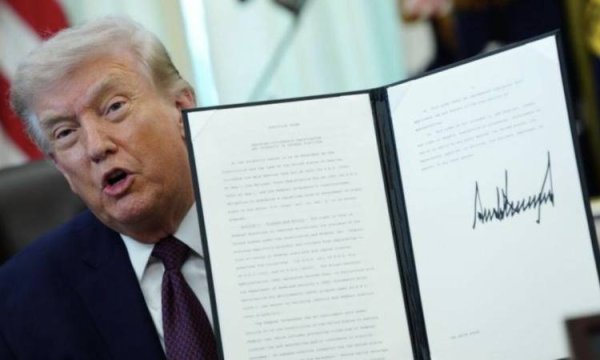 美国20多州对特朗普政府提起诉讼，反对其限制选民资格和邮寄投票的行政命令，白宫回应